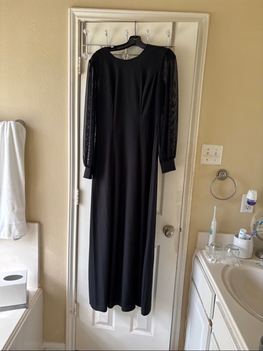 Women's Black Maxi Dress - Size 10. NWOT
